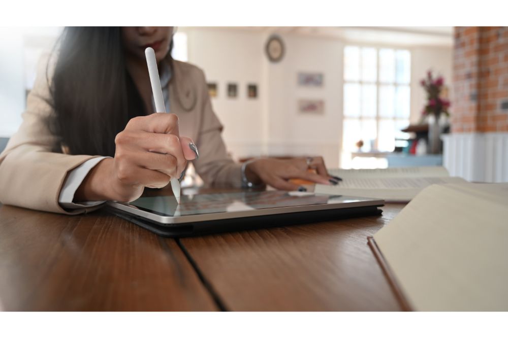 Best Tablets for Writers of 2022: Complete Reviews With Comparisons
